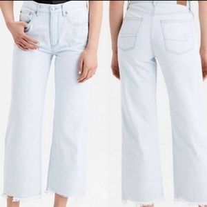 AMERICAN EAGLE WIDE LEG CROP JEANS